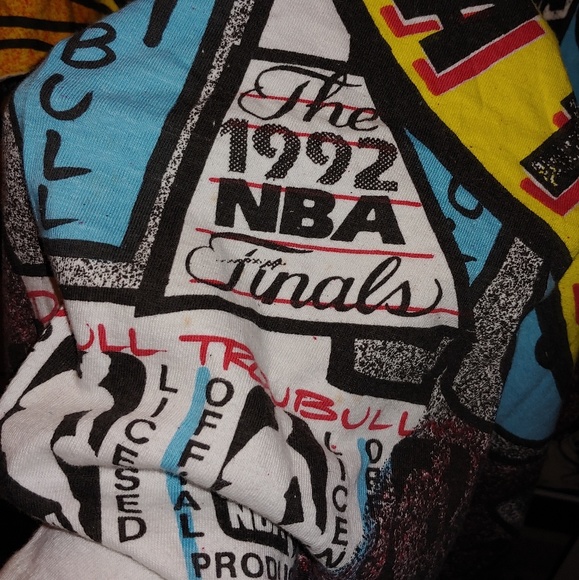 ❎SOLD❎ Vintage Chicago Bulls 1992 Champs Shirt - Picture 8 of 8
